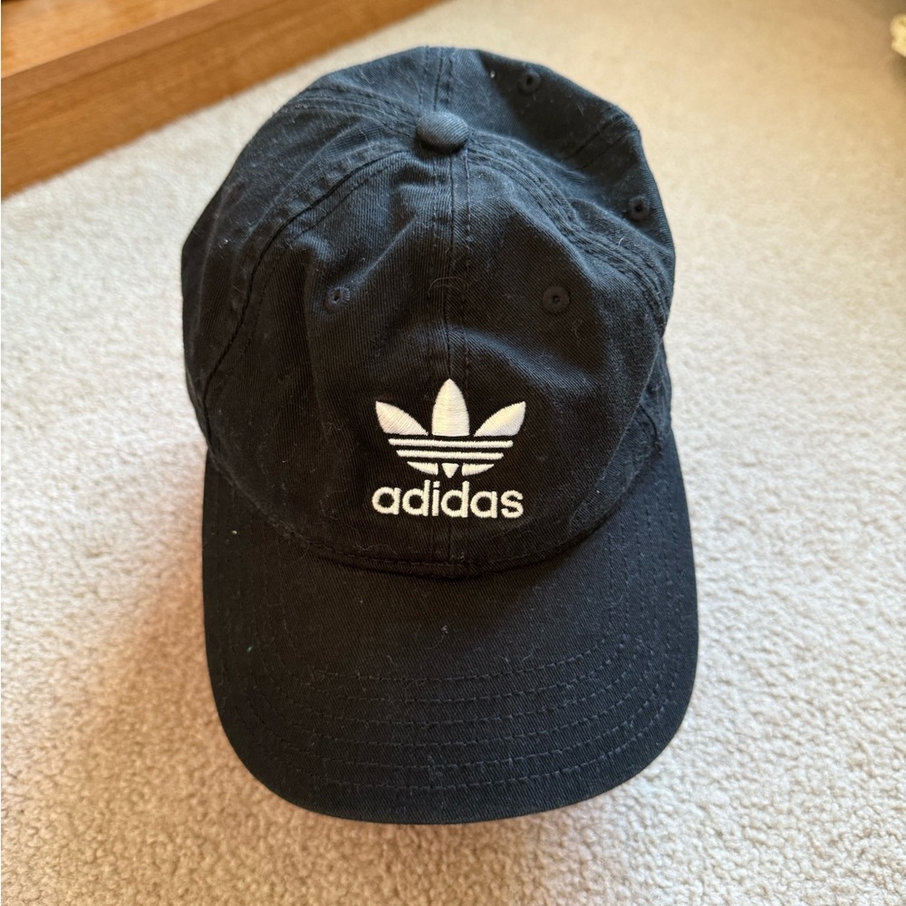 USED/GOOD CONDITION: Women’s Adidas Traditional Black Baseball Cap